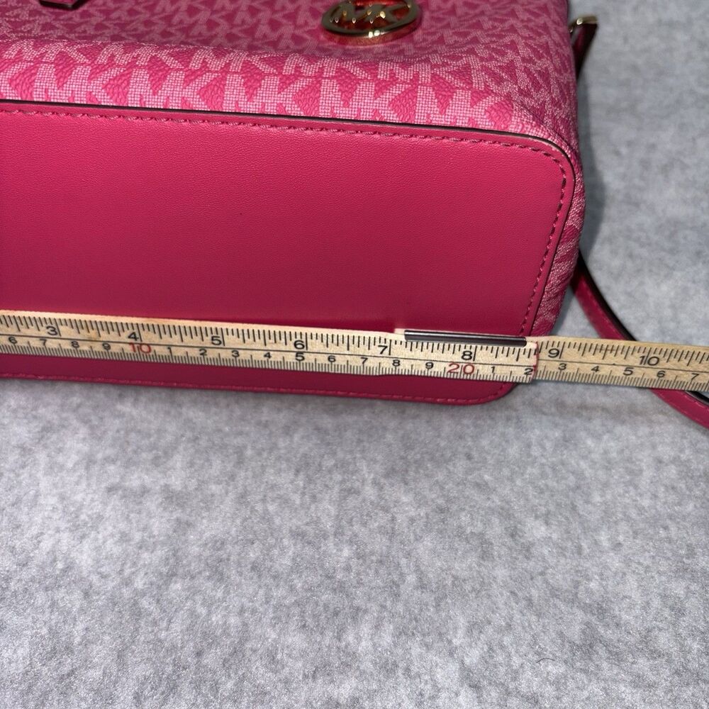 Michael Kors XS Carry All Jet Set Travel Tote ELECTRIC PINK MK GUC Crossbody - Picture 7 of 10